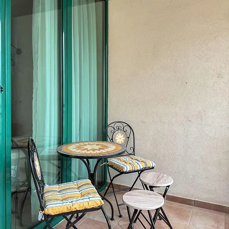 2 Bedroom Oliver In Marina